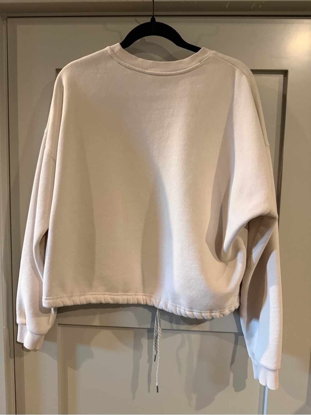 Vuori Restore Crew in beautiful “Bisque” color! Women’s Small. - Picture 4 of 7